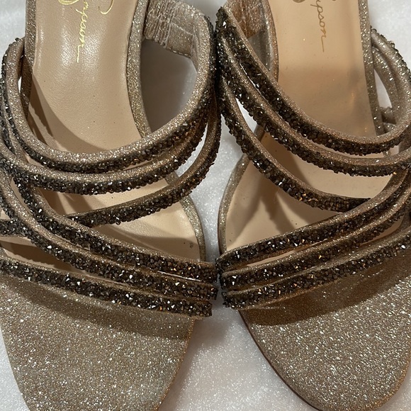 Sandals - Picture 4 of 4